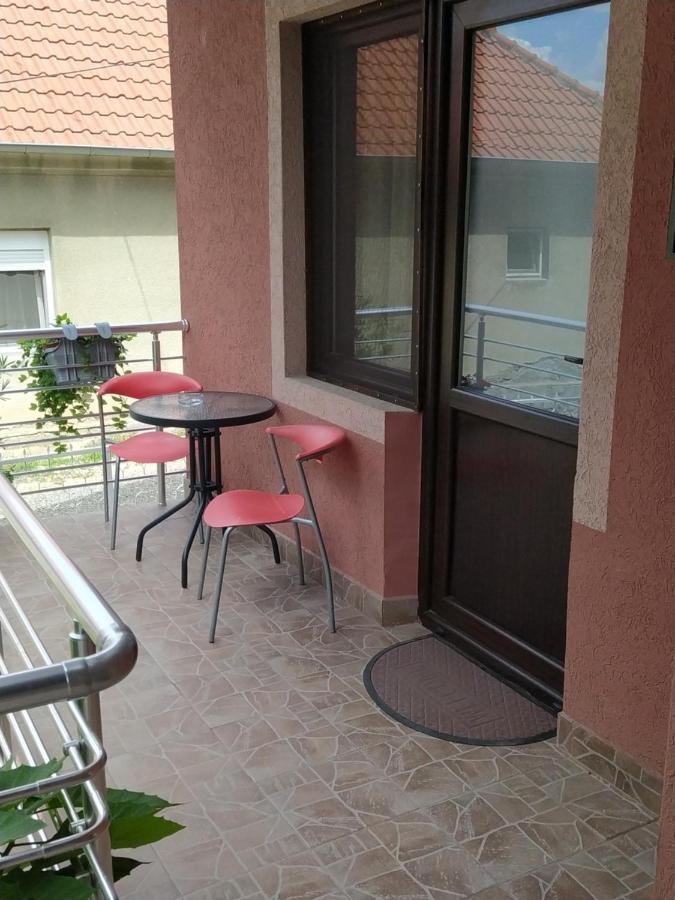 Studio 2 Golubăţ Exterior foto