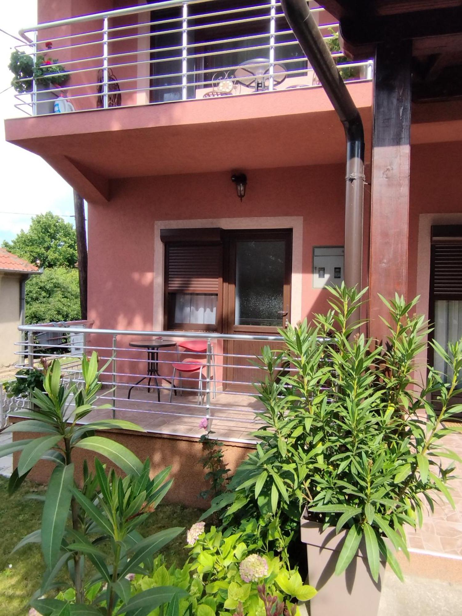 Studio 2 Golubăţ Exterior foto